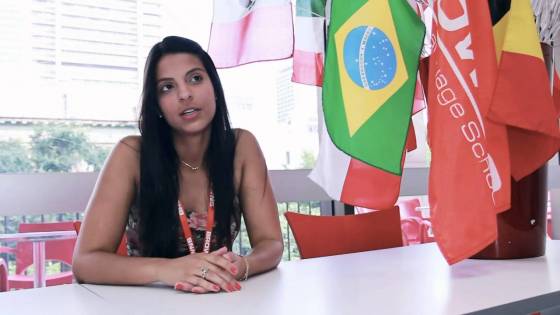 Testimonial ng Mag-aaral - Andrea Rodrigues mula sa Brazil [bersyon sa Ingles]