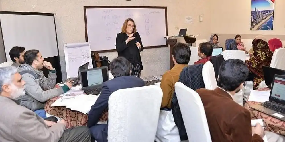 Australian institute to train teachers in Pakistan